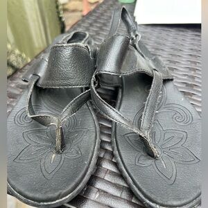 boc-Vintage Black Sharin Thong Sandals
